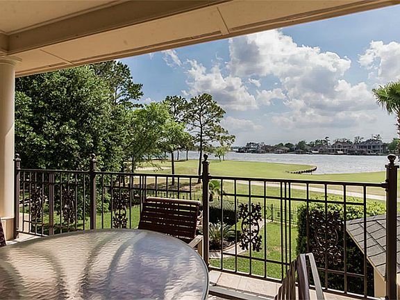 3rd image of 79 Brookgreen Cir S