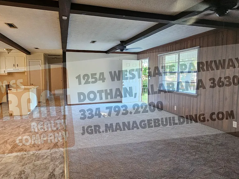 306 Mustang Dr — Photo 5