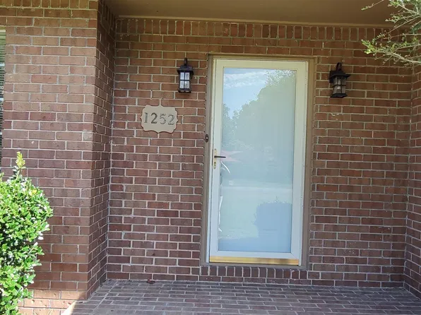 1252 Moses St, Camden, AR 71701