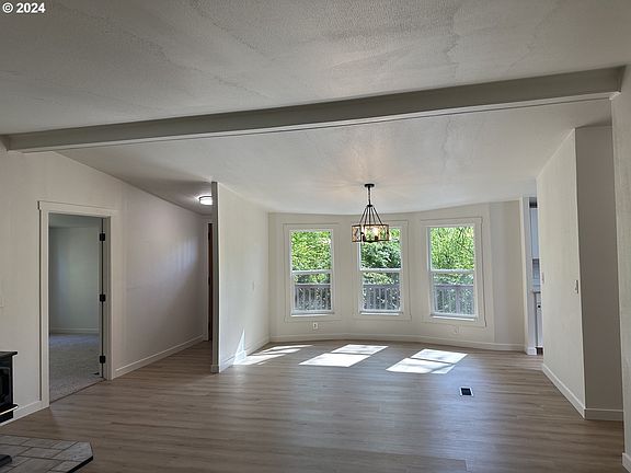5th image of 16423 SE Hearthwood Dr