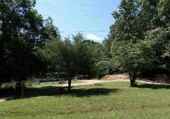 2nd image of 5379 Highway 186