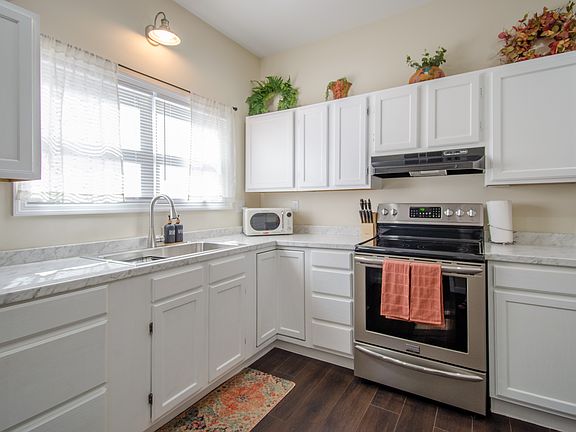 4th image of 606 Elm Tree Ln
