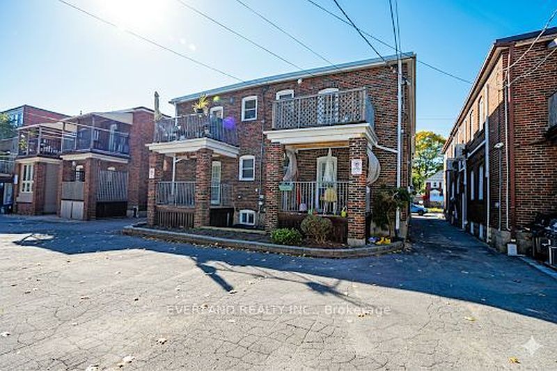 Toronto House for rent - 2 Bedrooms — photo 10