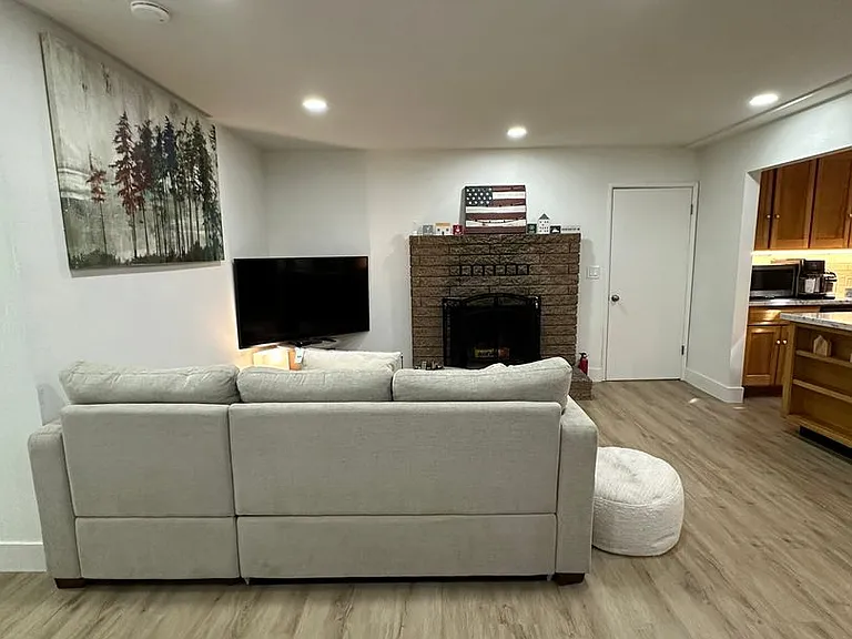 1083 Aspenwald Rd #A — Photo 13