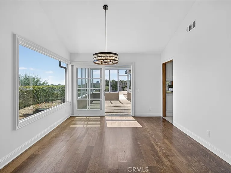 32201 Sea Island Dr — Photo 12