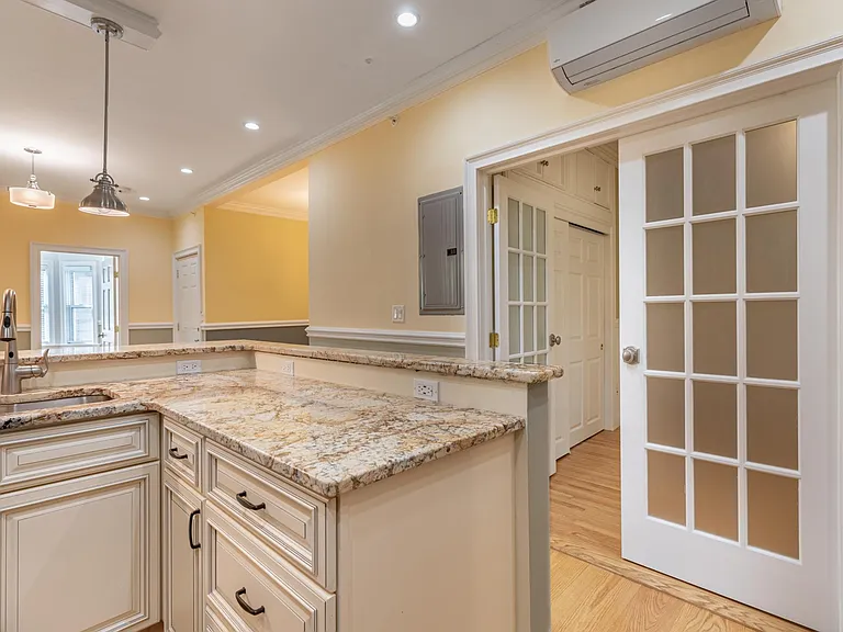 96 Webster St #2 — Photo 14