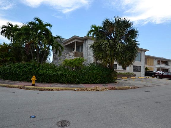 2nd image of 850 Bruce St APT 1