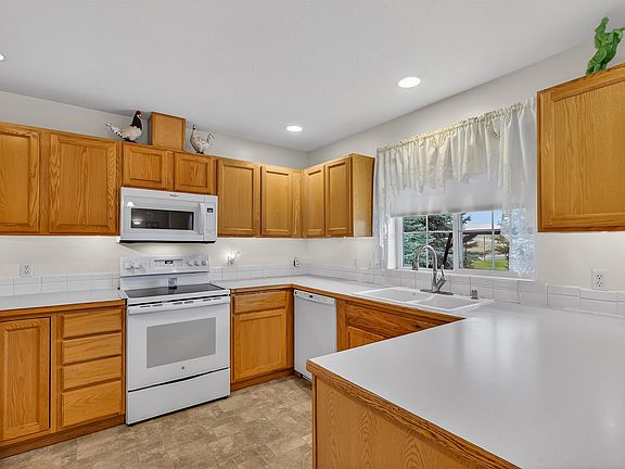 3rd image of 1 N Heglar Ln