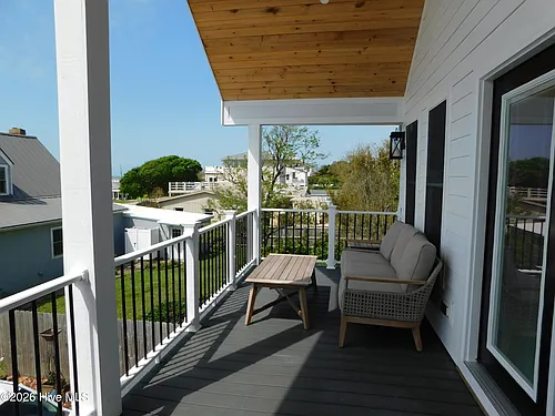 1527 Front St #B Photo 1