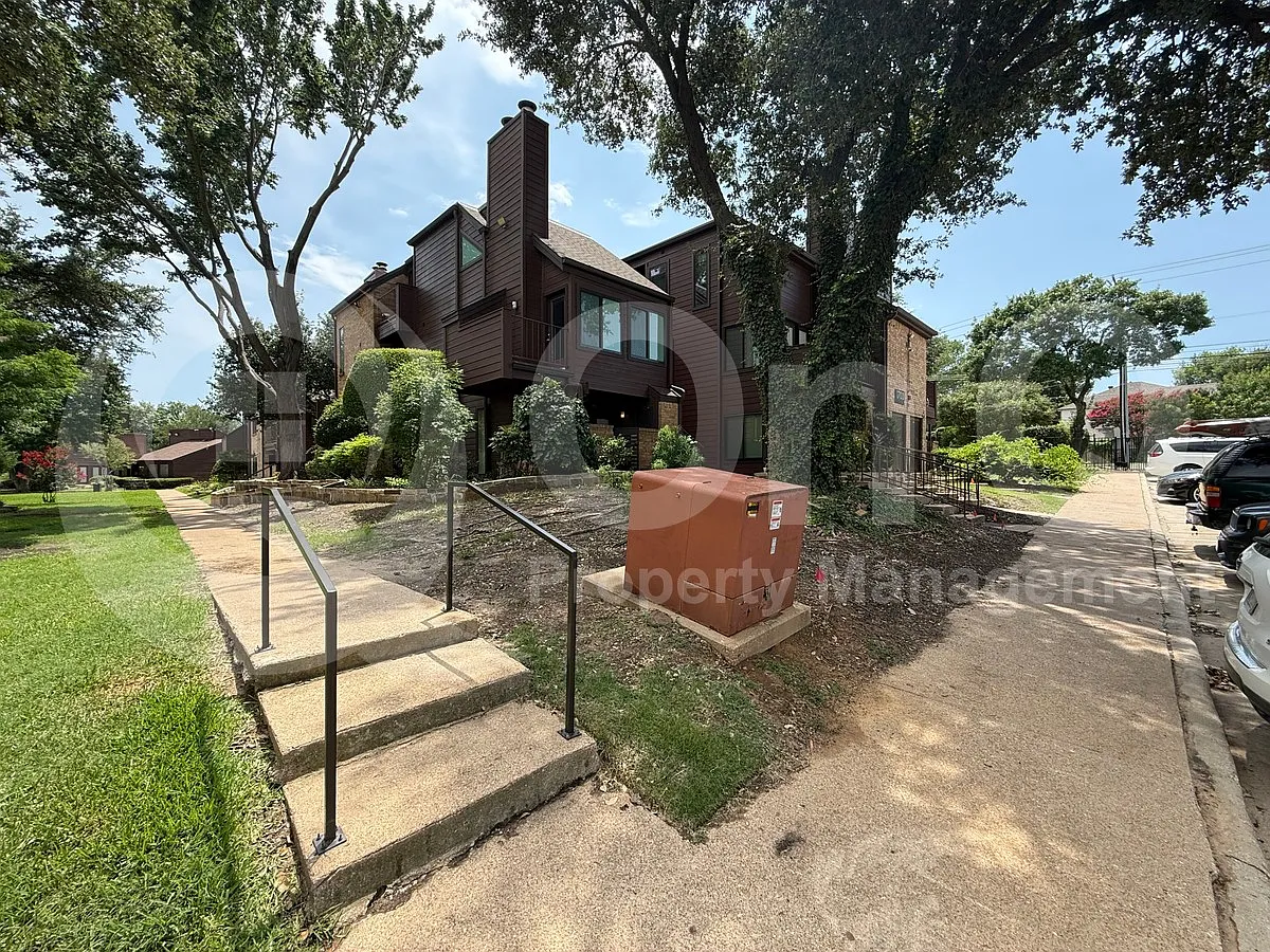 1 bed, 1.0 bath, 480 sqft, $925 — Photo 2