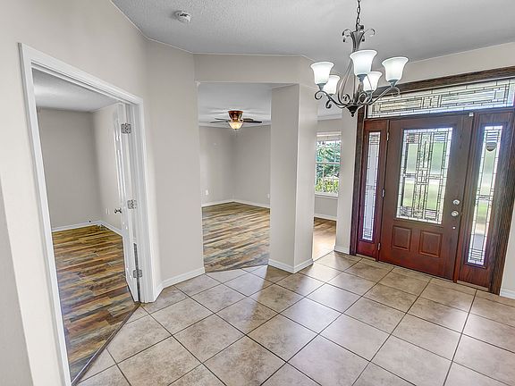 4th image of 1703 Champagne Ave