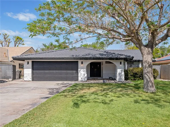 12730 Rolling Ridge Dr, Victorville, CA 92395
