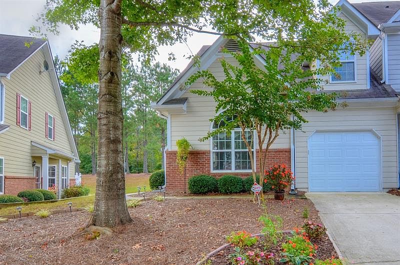 1st image of 2348 Suwanee Pointe Dr