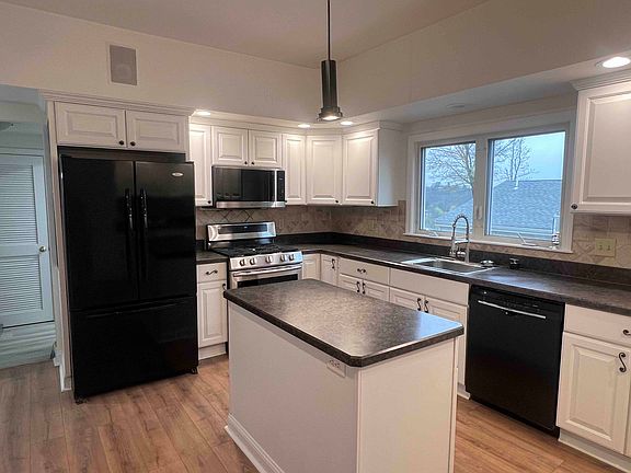 2nd image of 61 Wollaston Ave Floor 2