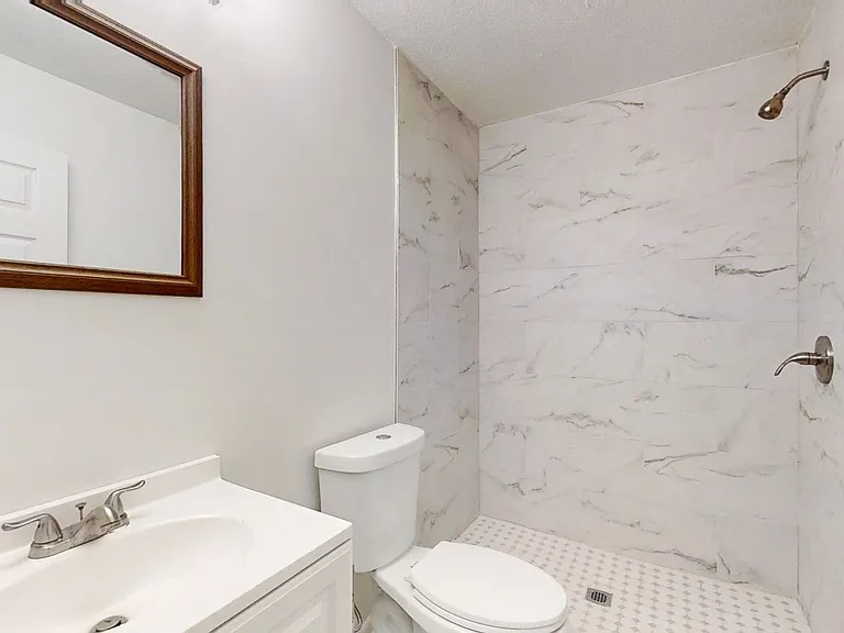 Newly Renovated 3 Bedrooms! — Photo 19