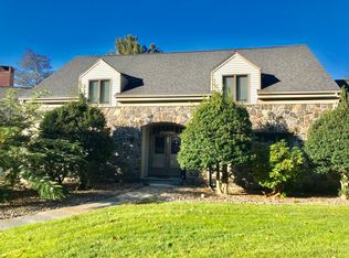 12 Mowry St, Mendon, MA 01756