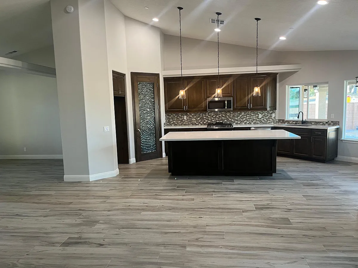 Building Photo - 15050 Shady Elm Ln