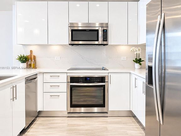 4th image of 999 SW 1st Ave APT 2217