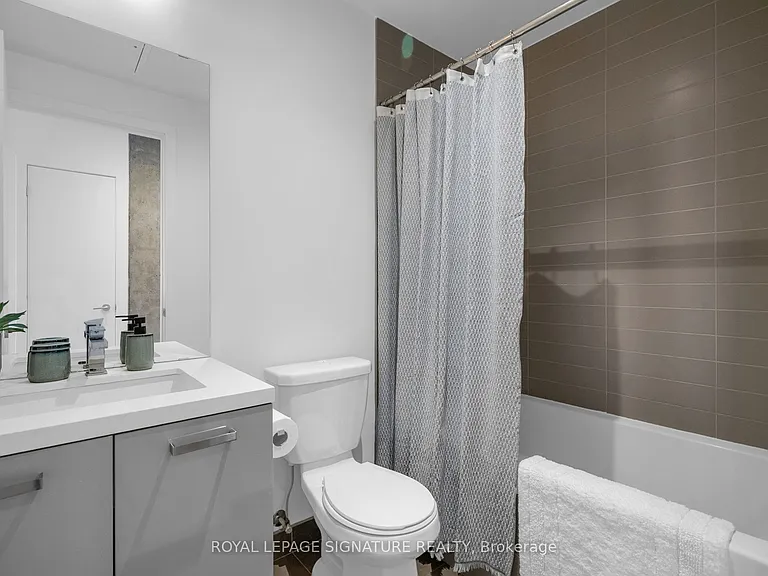 11 Charlotte St #606 — Photo 19