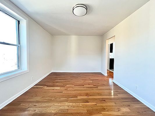 5th image of 34-18 91st St #C61