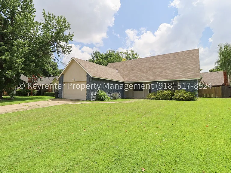1609 S Chestnut Ave — Photo 4