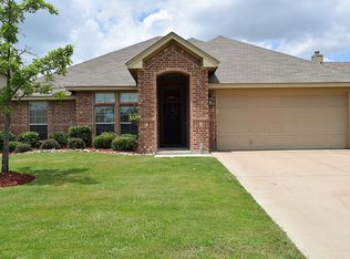 805 Peach Ln, Burleson, TX 76028