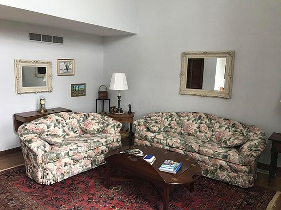 4th image of 2119 Willowick Dr