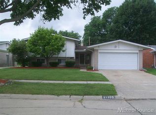 31355 Bretz Dr, Warren, MI 48093