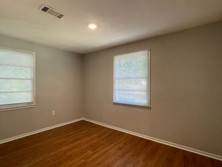 3510 Dundale Rd — Photo 7