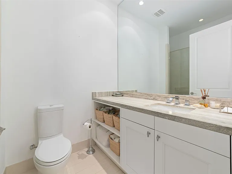 2221 Welch St #201 — Photo 9