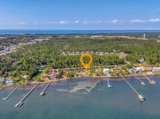 5503 Soundside Dr, Gulf Breeze, FL 32563