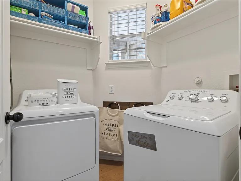 10008 Hanover Dr — Photo 17