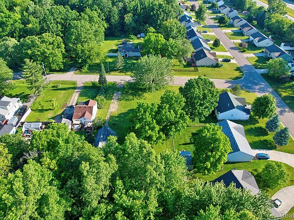 5th image of 1226 Harding Dr