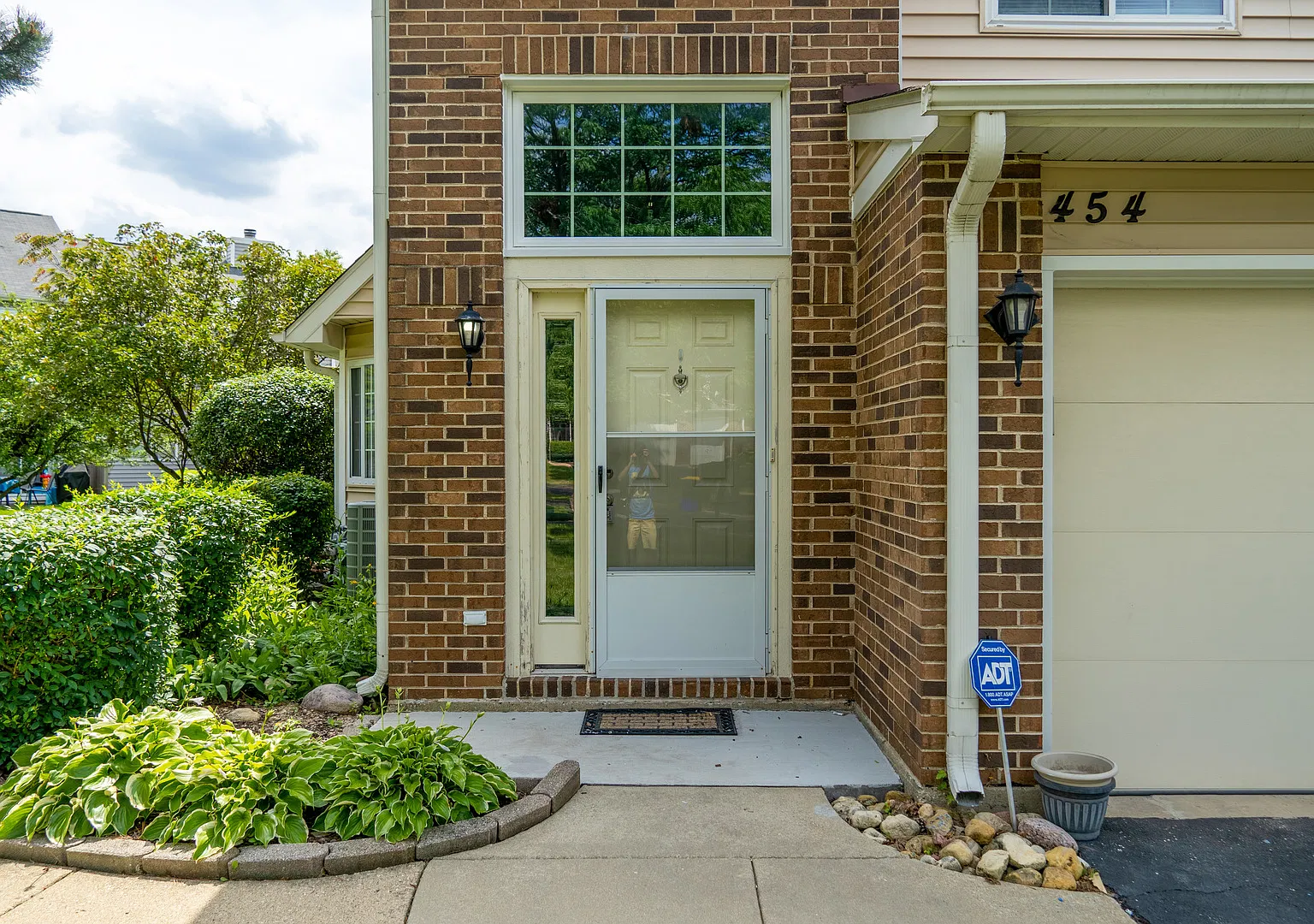 2 bed, 1370 sqft, $2,475 — Photo 3