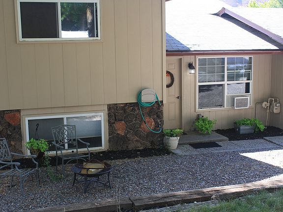 Front courtyard/entry