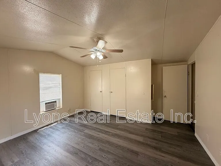 8409 Grady Dr — Photo 12