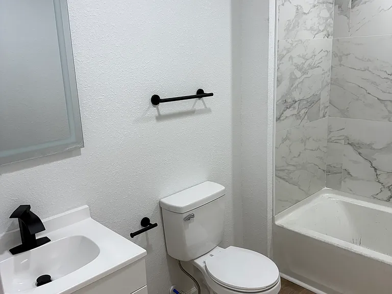 1440 Lasalle Ave — Photo 12
