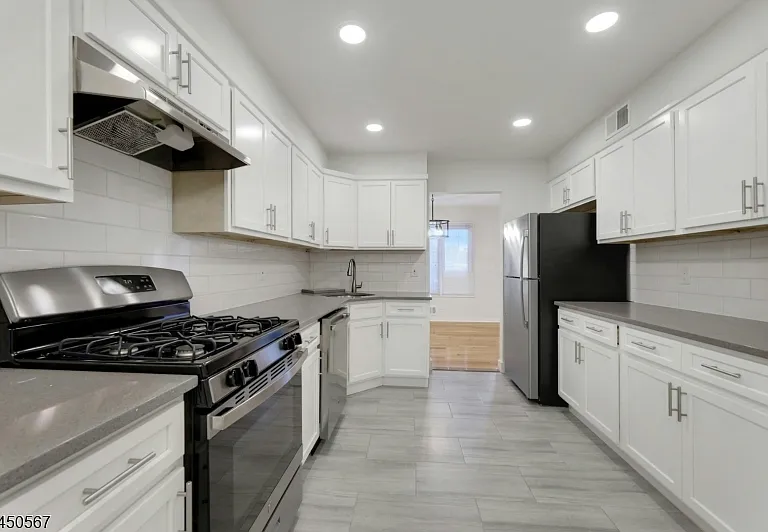 35 Reagan Way — Photo 12