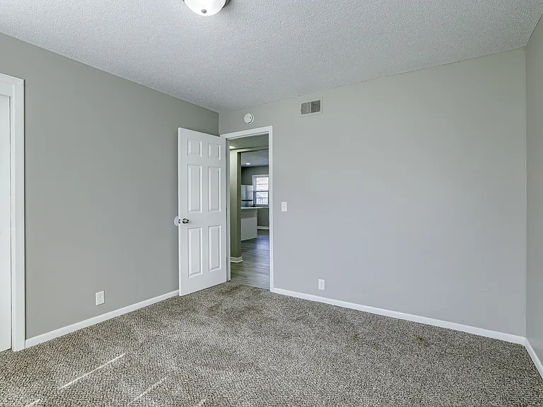 1008 S 29th St #3 — Photo 10