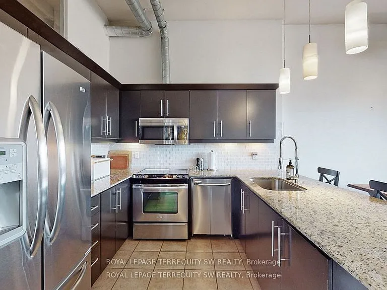 700 King St W #1101 — Photo 1