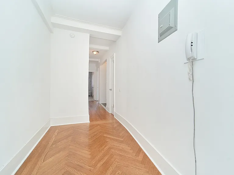 600 W 111th St #12B2 — Photo 10