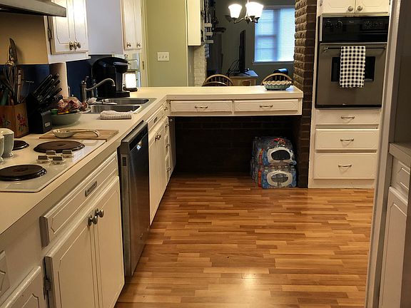 4th image of 2751 N Jefferson Ave