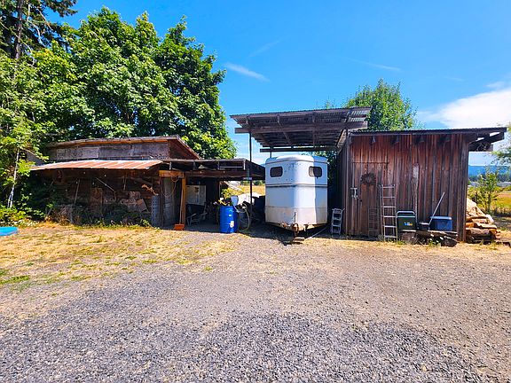 2nd image of 38717 Dexter Rd