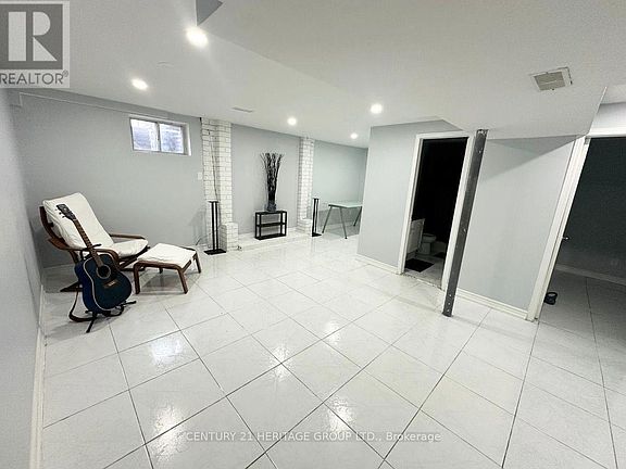 3rd image of 32 Histon Cres