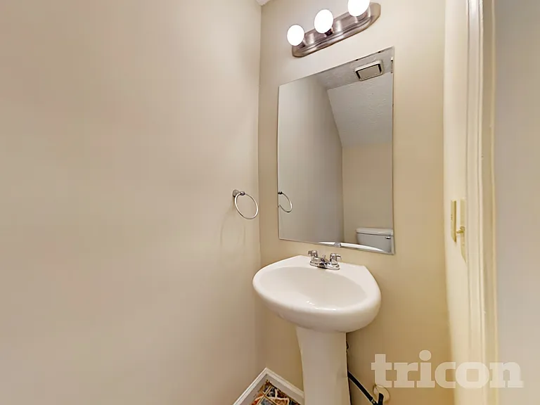 3590 Cameron Hills Pl — Photo 14