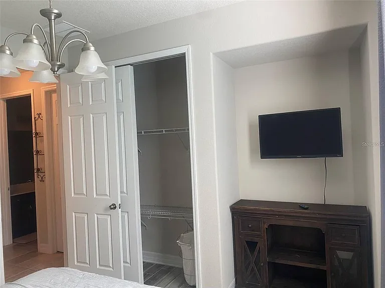 3020 Jardin St — Photo 8