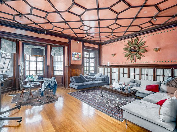 3rd image of 30 Gloucester St #3