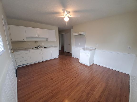 Kitchen (wide angle photo)
