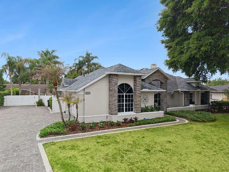 4571 Kawilla Crest Pl — Photo 3