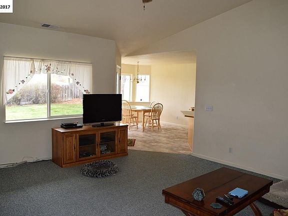 5th image of 680 Valley Vista Way